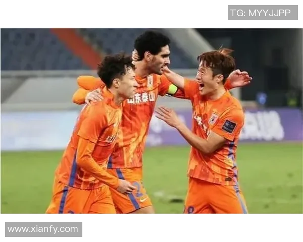 聚焦足球场中位核心探讨中场球星如何掌控比赛节奏与全队命运